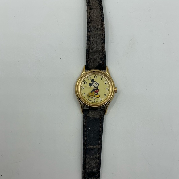 8 Vintage Disney Watches All Working  - Picture 6 of 9